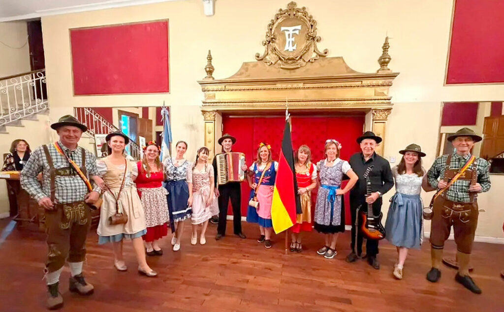 Fiesta del Inmigrante, Colectividad alemana, La Pampa, alemanes en La Pampa, comunidad alemana en Argentina, Descendientes de Alemanes en La Pampa, danzas alemanas, Ballet de Danzas Alemanas, Santa Rosa La Pampa, Teatro Español de Santa Rosa, colectividades de La Pampa, inmigración en La Pampa, tradiciones alemanas en Argentina, cultura alemana en Argentina, Asociación Descendientes de Alemanes en La Pampa