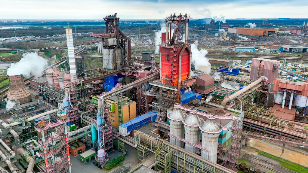 río Rin, mayor economía de Europa, industria alemana, Bajante del Rin, Alemania, Economía alemana, Industria alemana, Transporte fluvial, Kaub, Navegación fluvial, Rhein, Steffen Bilger, Institut der deutschen Wirtschaft, IW, IfW Kiel, Cambio climático, Transporte de combustibles, Logística, Crecimiento económico Alemania, ThyssenKrupp, Rin, Comercio europeo, por qué la bajante del Rin afecta la economía alemana, impacto económico de la bajante del Rin, navegación en el río Rin, nivel del río Rin en Kaub