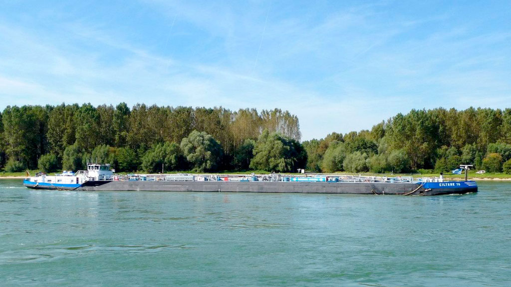 río Rin, mayor economía de Europa, industria alemana, Bajante del Rin, Alemania, Economía alemana, Industria alemana, Transporte fluvial, Kaub, Navegación fluvial, Rhein, Steffen Bilger, Institut der deutschen Wirtschaft, IW, IfW Kiel, Cambio climático, Transporte de combustibles, Logística, Crecimiento económico Alemania, ThyssenKrupp, Rin, Comercio europeo, por qué la bajante del Rin afecta la economía alemana, impacto económico de la bajante del Rin, navegación en el río Rin, nivel del río Rin en Kaub