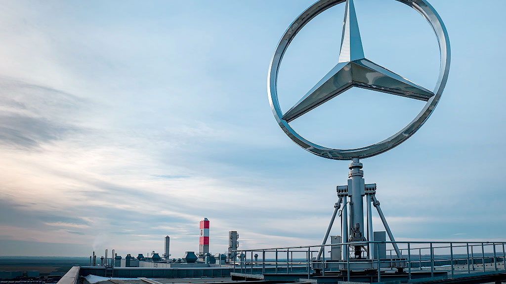 industria alemana, Hungría, industria automotriz, empresas alemanas en Hungría, industria de Alemania, producción industrial alemana, traslado de producción a Hungría, industria automotriz alemana, costos de producción en Alemania, costos laborales en Alemania, costos laborales en Hungría, Mercedes-Benz Hungría, Mercedes-Benz Kecskemét, KACO, KACO Hungría, empleo industrial en Alemania, fábricas alemanas, Europa del Este, competitividad industrial alemana.