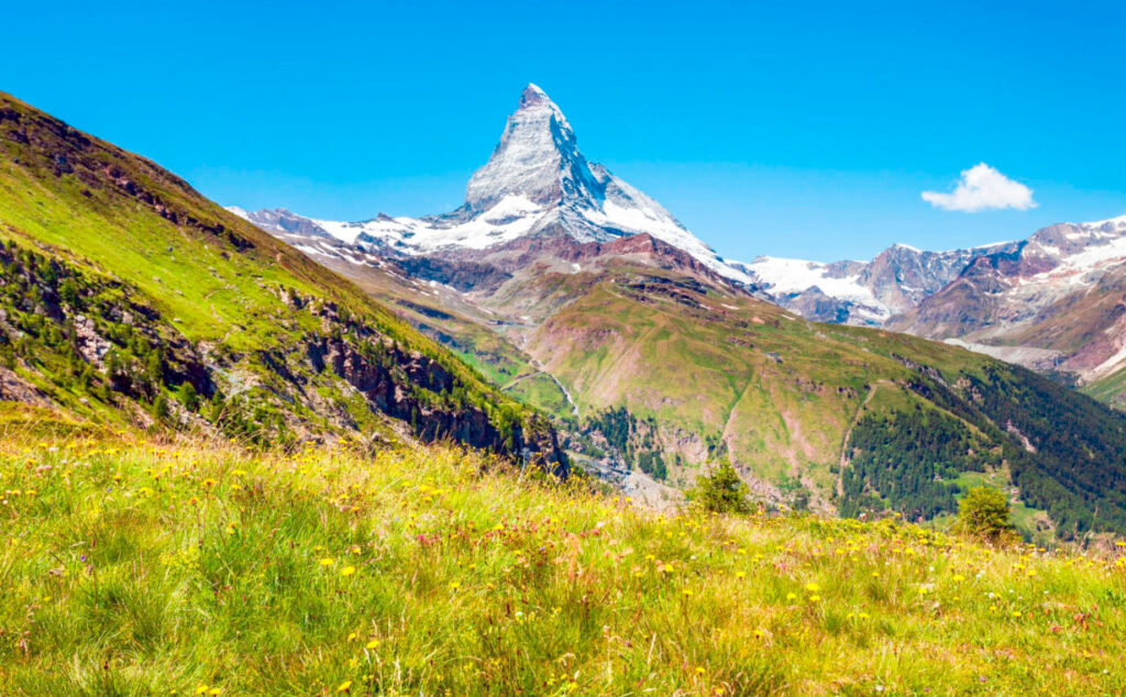 Matterhorn, Suiza, Alpes, desprendimiento en el Matterhorn, Matterhorn Suiza, Matterhorn Zermatt, Alpes suizos, desprendimiento de rocas, guías de montaña Matterhorn, riesgo de caída de rocas, permafrost en los Alpes, calor en los Alpes, Breuil-Cervinia, Zermatt, Liongrat