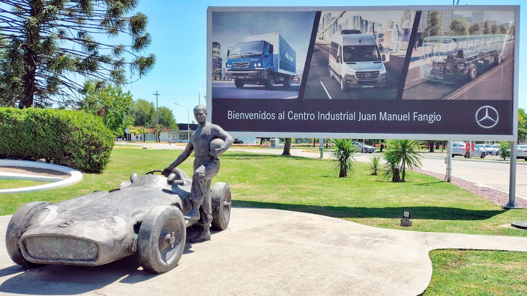 Mercedes-Benz, Juan Manuel Fangio, Argentina, Fangio Concesionarios, Automotores Juan Manuel Fangio, concesionarios Mercedes-Benz Argentina, concesionaria Fangio Barracas, Fangio Don Torcuato, Grupo Verdi, Mercedes-Benz Barracas, industria automotriz argentina, concesionarias Mercedes-Benz, historia de Fangio y Mercedes-Benz