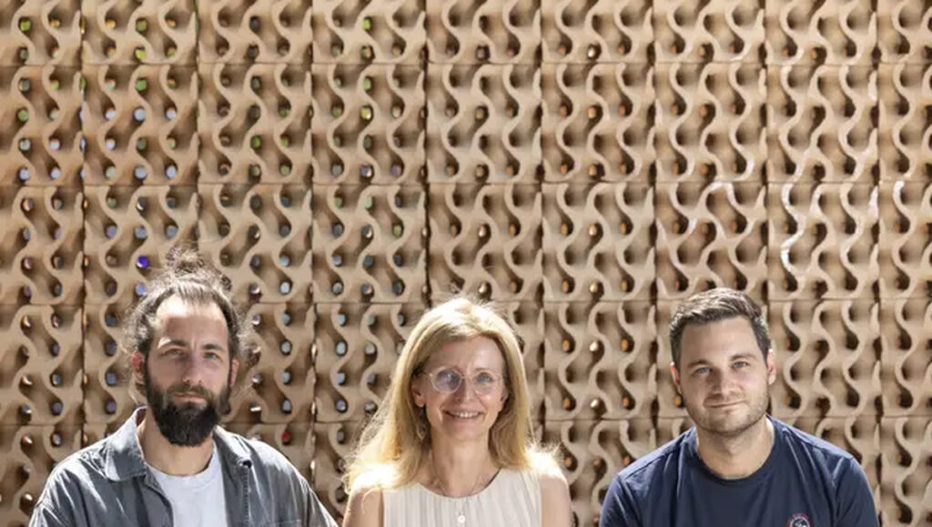 austria_muro_ceramico_04_equipo_1200x678