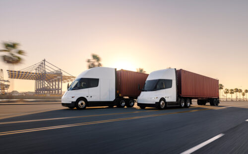 01_portada_tesla_semi_puerto_1200x675