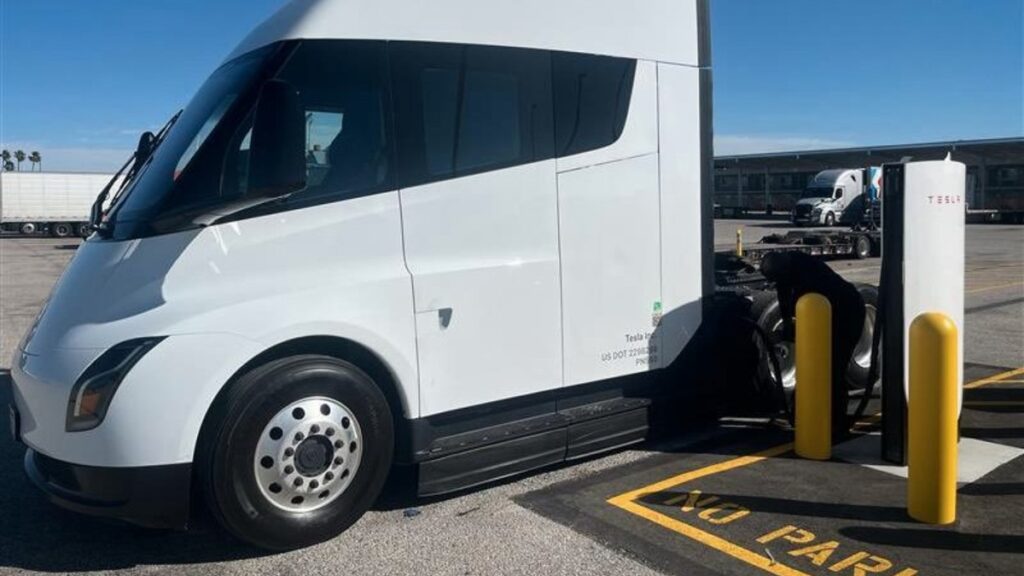 02_tesla_semi_carga_1200x675