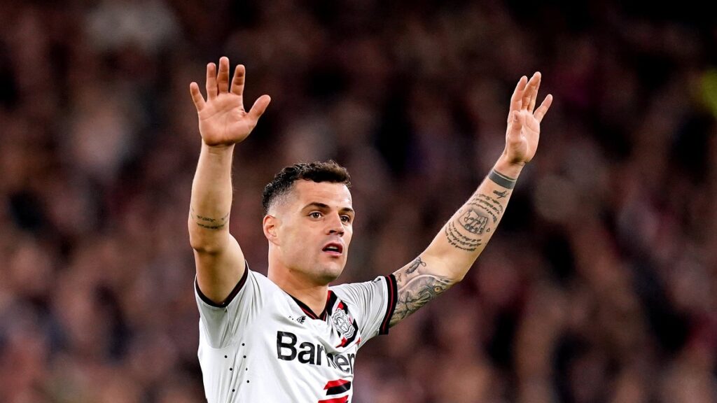 03-xhaka-bayer-leverkusen