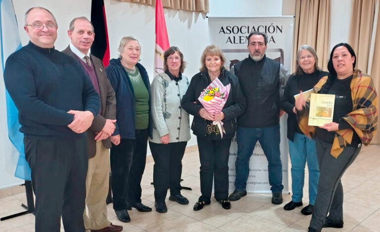 Asociación Alemana de Esperanza, libro, Colonia Esperanza, Ejemplos de Vida, familias alemanas de Esperanza, colonia Esperanza, María Elena Bertotti, Nelly Hein Althaus, inmigración alemana en Santa Fe, genealogía alemana en Argentina, historia de Esperanza, familias fundadoras de Esperanza, patrimonio cultural alemán, comunidad alemana de Esperanza, colonia agrícola Esperanza