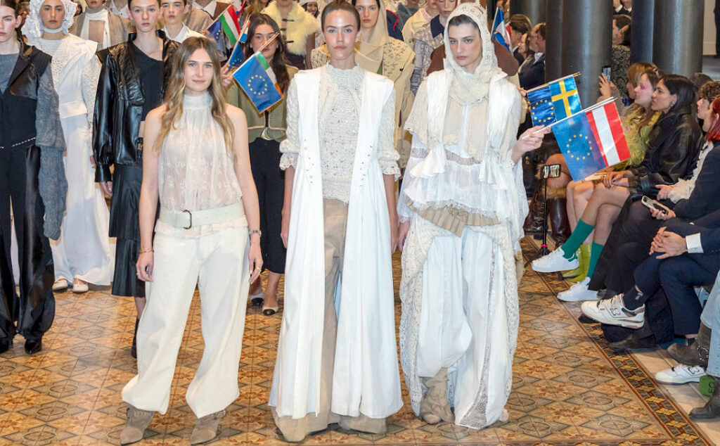 BAFWEEK, Unión Europea, Austria, Europa inspira Argentina diseña, Unión Europea Argentina, moda argentina, diseño argentino, Universidad de Palermo, estudiantes de Diseño de Moda, jóvenes diseñadores argentinos, Austria, moda austríaca, diseño austríaco, Echoes der Tiefe, Tatiana Benaroch, Nueva Bauhaus Europea, Bauhaus, Wiener Werkstätte, Secesión Vienesa, Viena, cultura austríaca, diseño de indumentaria, moda sostenible, Palacio de las Aguas Corrientes, BAFWEEK 2026, BAFWEEK Argentina