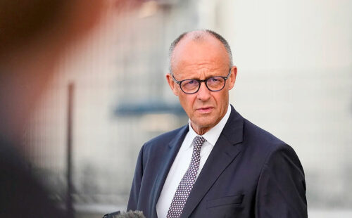 Friedrich Merz, AfD, Sachsen-Anhalt, Política alemana, elecciones Alemania, elecciones Sachsen-Anhalt, Sachsen-Anhalt, Sajonia-Anhalt, AfD Sachsen-Anhalt, CDU, CDU Alemania, CDU Sachsen-Anhalt, derrota CDU, elecciones regionales Alemania, política alemana, gobierno alemán, canciller alemán, ultraderecha Alemania, extrema derecha Alemania, avance de la AfD, victoria AfD, AfD elecciones, Europa AfD, reacción europea AfD, Alemania Europa, Unión Europea, Friedrich Merz AfD, Friedrich Merz CDU, Sven Schulze, Alice Weidel, Tino Chrupalla, Sahra Wagenknecht, BSW, Brandmauer, cortafuegos AfD, Francia AfD, Polonia AfD, Italia AfD.