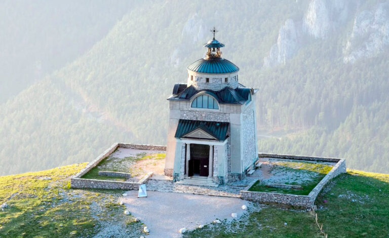 Baja Austria, Sisi, Viena, Elisabethkircherl, Kaiserin-Elisabeth-Gedächtniskirche, Schneeberg Austria, Baja Austria, Schneebergbahn, Sisi Austria, iglesia más alta de Baja Austria, Jugendstil Austria, Rudolf Goebel, Wolfgang Berger, patrimonio alpino, restauración Elisabethkircherl y 125 años Elisabethkircherl.