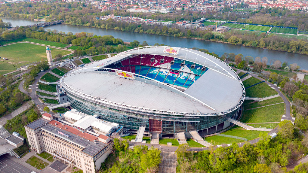 Leipzig, RB Leipzig, República Democrática Alemana, Red Bull Leipzig, RB Leipzig historia, Alemania Oriental, RDA, fútbol de Alemania Oriental, fútbol de la RDA, reunificación alemana, Red Bull, Red Bull Arena, regla 50+1, 50+1 Alemania, fútbol alemán, Lokomotive Leipzig, Chemie Leipzig, deporte en la RDA, Revolución Pacífica de Leipzig, Leipzig 1989.