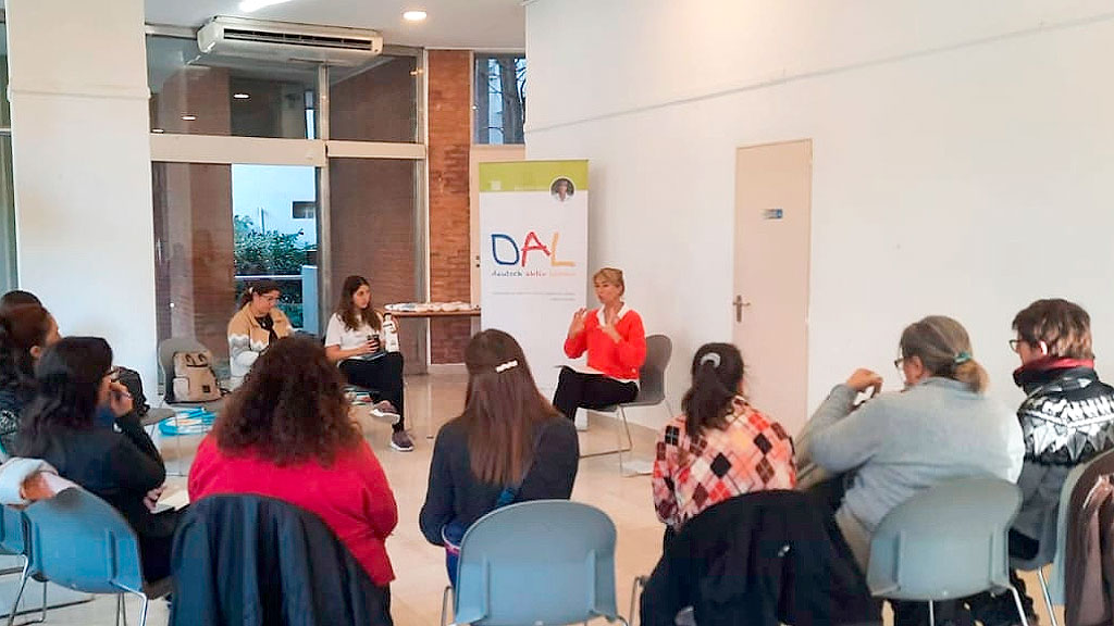 Romina Mühlen, DAL, Colegio Pestalozzi, Romina Mühlen Pestalozzi, enseñanza de alemán a niños, alemán en la primera infancia, bilingüismo infantil, enseñanza de lenguas extranjeras, educación bilingüe, Deutsch Aktiv Lehren, alemán para niños, aprendizaje de idiomas en niños, comunidad argentino-alemana, educación inicial bilingüe, docentes de alemán
