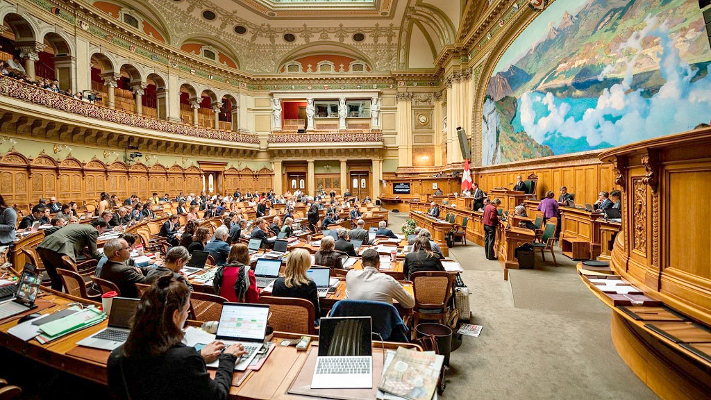 Suiza, ataque antisemita, Zürich, derecho penal juvenil, penas juveniles Suiza, reforma penal juvenil Suiza, Ständerat, Parlamento suizo, Beat Jans, ataque antisemita Zürich, justicia juvenil Suiza, penas máximas menores Suiza, delitos violentos juveniles, antisemitismo Suiza, terrorismo juvenil Suiza, Nina Fehr Düsel, Daniel Jositsch, criminalidad juvenil Suiza, reincidencia juvenil, medidas de protección juveniles, derecho penal de menores