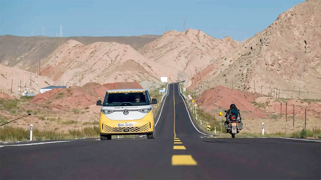 Volkswagen ID. Buzz, vehículo eléctrico, Guinness, Rainer Zietlow, movilidad eléctrica, auto eléctrico récord mundial, ID. Buzz batería, batería Volkswagen ID. Buzz, 95,75% batería ID. Buzz, State of Health batería, movilidad eléctrica, autos eléctricos, durabilidad batería eléctrica, TÜV Nord, 99.767 kilómetros, ID. Buzz Argentina, viaje eléctrico 92 países, autonomía ID. Buzz, Volkswagen electromovilidad