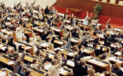 volkskammer_alta_01_votacion_23_agosto_1200x675