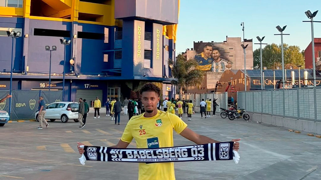 Alemania, Lionel Messi, selección argentina, Amiro Amadou, Amiro Amadou Lionel Messi, Messi Babelsberg, Babelsberg Messi, SV Babelsberg 03, Amadou Benín, Messi Benín, despedida de Messi, Lionel Messi Selección argentina, Regionalliga Nordost, Regionalliga Messi, fútbol alemán, Monumental Messi, selección de Benín, Gernot Rohr Benín, futbolista alemán Benín, cuarta división alemana, Amiro Amadou Monumental