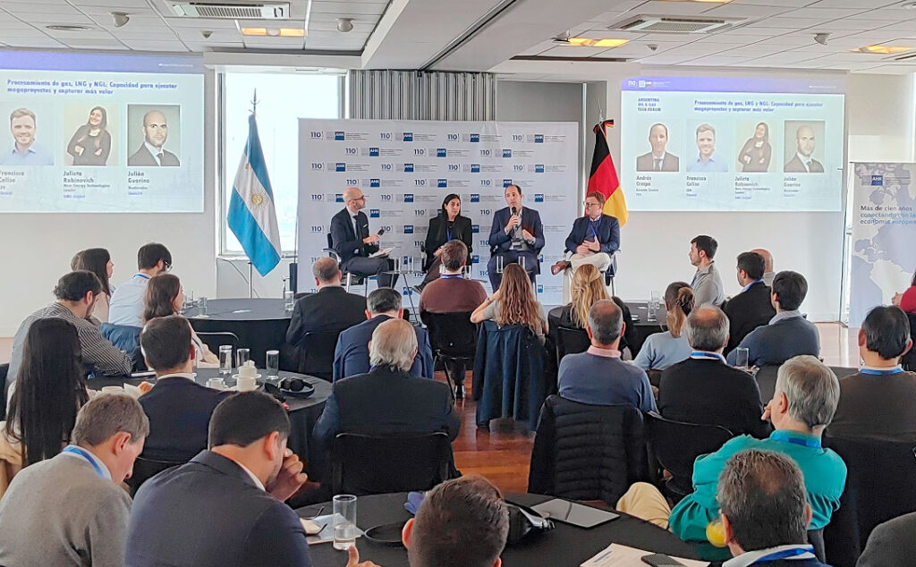 Vaca Muerta, Deutschland, Technologie, Vaca Muerta Ölproduktion, Ölproduktion Argentinien, Vaca Muerta 1,5 Millionen Barrel, Vaca Muerta 2030, deutsche Unternehmen Vaca Muerta, deutsche Industrie Argentinien, deutscher Maschinenbau Argentinien, Vaca Muerta Infrastruktur, Vaca Muerta Pipeline, VMOS Pipeline, Siemens Energy Argentinien, deutsche Energietechnik Argentinien, Investitionen Vaca Muerta, Exportkreditgarantien Argentinien, AHK Argentina Oil & Gas, Öl und Gas Argentinien, Energie Argentinien Deutschland, Technologieexport Deutschland Argentinien