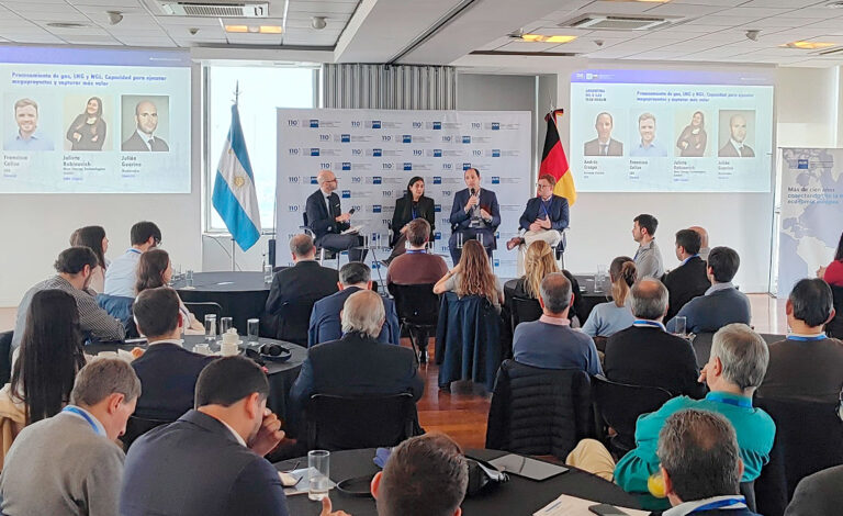 Vaca Muerta, Deutschland, Technologie, Vaca Muerta Ölproduktion, Ölproduktion Argentinien, Vaca Muerta 1,5 Millionen Barrel, Vaca Muerta 2030, deutsche Unternehmen Vaca Muerta, deutsche Industrie Argentinien, deutscher Maschinenbau Argentinien, Vaca Muerta Infrastruktur, Vaca Muerta Pipeline, VMOS Pipeline, Siemens Energy Argentinien, deutsche Energietechnik Argentinien, Investitionen Vaca Muerta, Exportkreditgarantien Argentinien, AHK Argentina Oil & Gas, Öl und Gas Argentinien, Energie Argentinien Deutschland, Technologieexport Deutschland Argentinien
