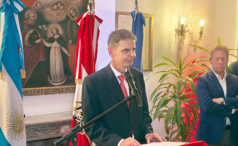 Día Nacional de Austria, Gerhard Mayer, comunidad austríaca, Embajador de Austria en Argentina, Embajada de Austria en Buenos Aires, Austria Argentina, relaciones Austria Argentina, comunidad austríaca en Argentina, austríacos en Argentina, recepción Embajada de Austria, Día Nacional de Austria Argentina, neutralidad de Austria, 26 de octubre Austria, Austria Consejo de Seguridad ONU, Austria ONU 2027 2028, IHRA Argentina, Austria Mercosur, Unión Europea Mercosur, doble imposición Austria Argentina, Zivildienst Argentina, Hogar María Luisa, Sophie Triller-Windisch, Isabel Schmiedbauer, Erik Høeg, comunidad austríaca Buenos Aires, relaciones bilaterales Austria Argentina