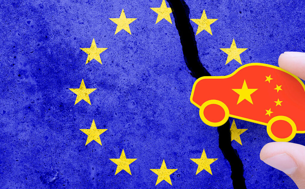 Unión Europea, China, industria automotriz, híbridos chinos en Europa, Unión Europea China autos, cupo autos chinos UE, vehículos híbridos chinos, autos chinos Europa, restricciones autos chinos, industria automotriz europea, industria automotriz alemana, aranceles autos chinos, comercio UE China, automotrices chinas Europa, Volkswagen China, BMW China, Mercedes-Benz China, BYD Europa, autos chinos Alemania, cupo 350.000 vehículos, híbridos chinos Argentina, autos chinos Argentina, vehículos eléctricos China Europa