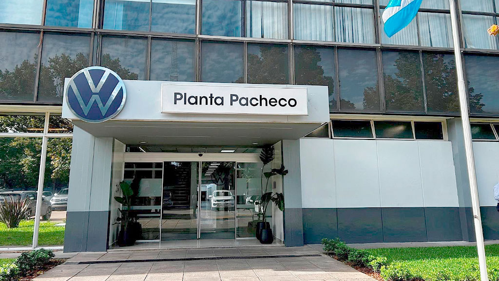 Volkswagen, Alemania, industria automotriz, Volkswagen salarios 2030, Volkswagen congela salarios, salarios Volkswagen Alemania, Volkswagen Alemania, Volkswagen 2030, Volkswagen ajuste, Volkswagen recorte de costos, Volkswagen empleados, Volkswagen trabajadores, IG Metall Volkswagen, congelamiento salarial Alemania, Nullrunde Volkswagen, Nullrunden Alemania, industria automotriz alemana, crisis industria automotriz Alemania, empleo Volkswagen Alemania, Volkswagen reducción de costos, Volkswagen Argentina, Volkswagen Pacheco, Volkswagen inversión Argentina, salarios industria automotriz, negociación salarial Volkswagen, empleo industria automotriz europea